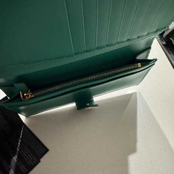 Prada Large Saffiano and smooth leather wallet - Picture 3 of 3